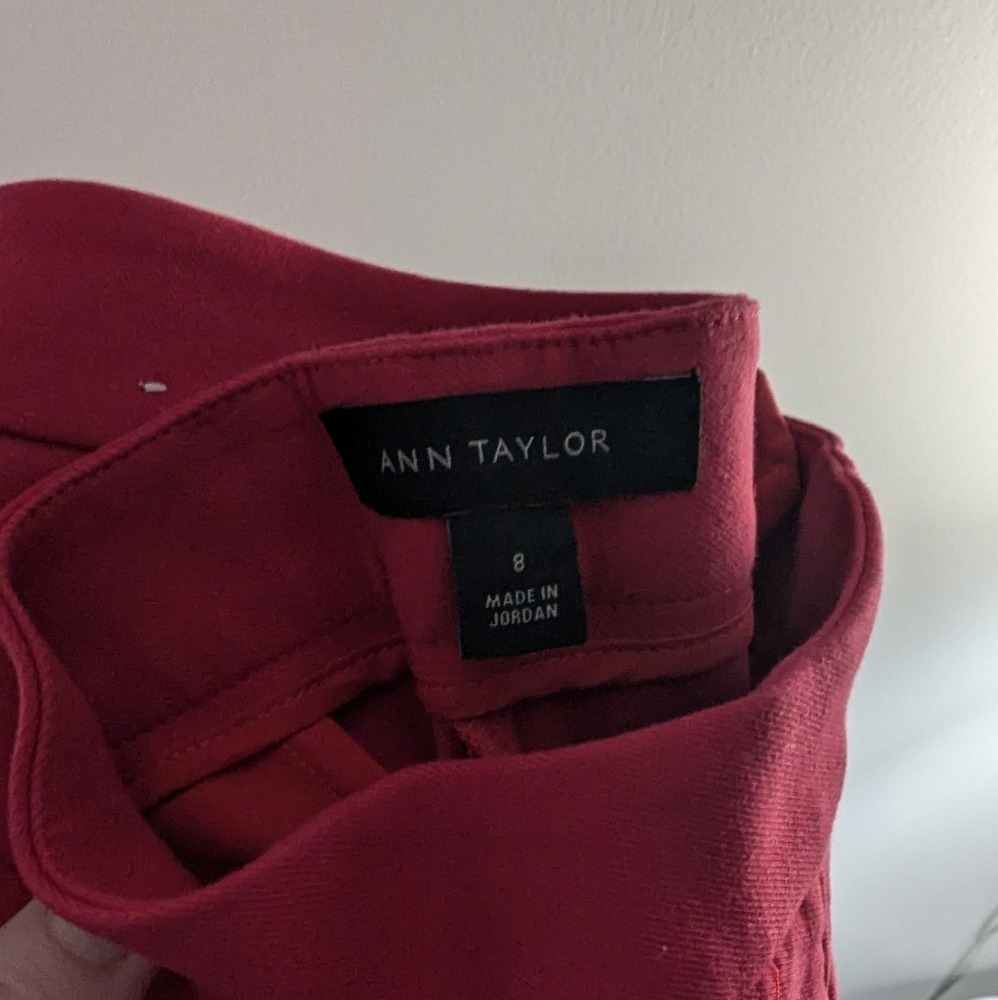 Ann Taylor Hot Pink Cropped Pants Size 8 | Stretchy Stylish Capris. Work busines - Picture 3 of 4